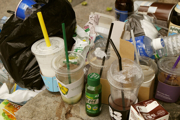 빌려쓰는 카페 다회용컵, 깨끗할까?… 오염도 측정 결과 썸네일