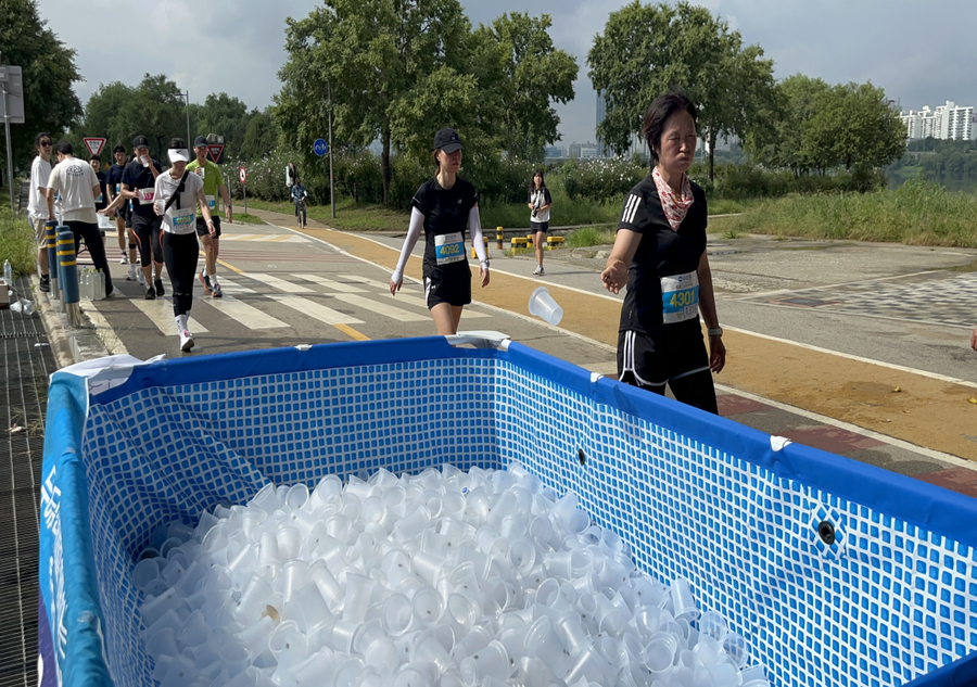 마라톤 쓰레기 어쩌나…놀랄만한 대안이 나왔다 썸네일